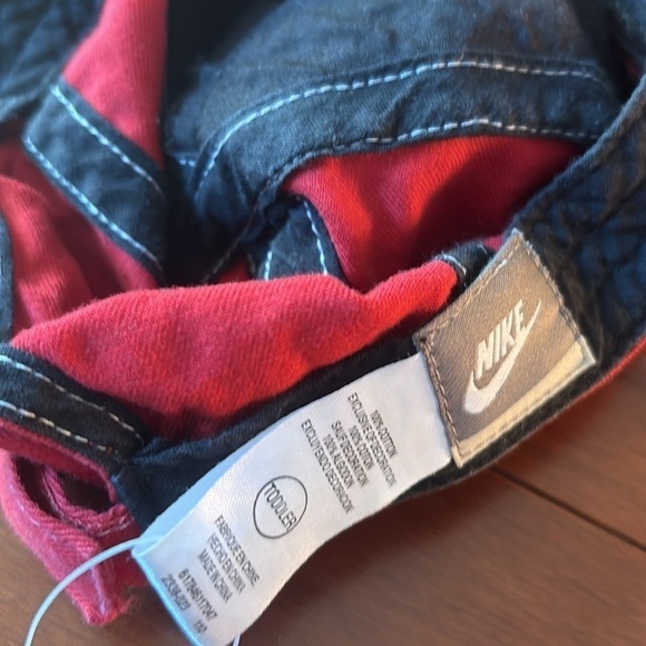 Nike Red, Black, and White Toddler Cap 2009 - Picture 4 of 6